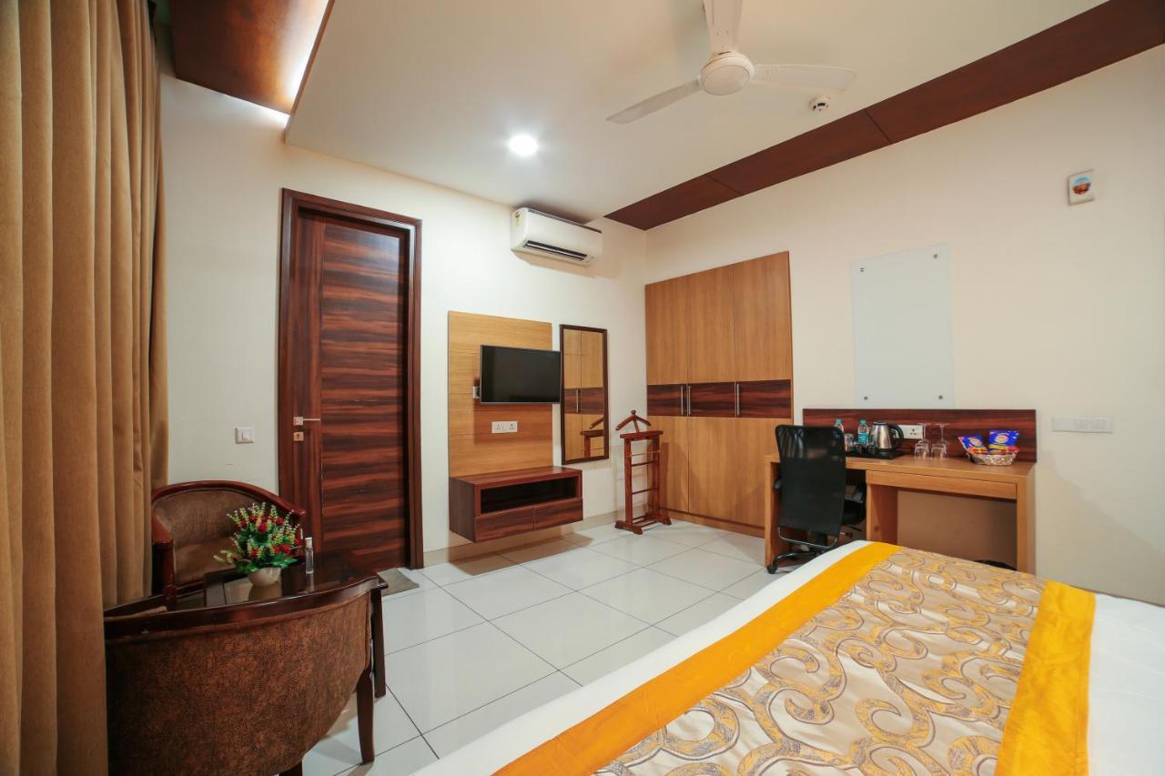 Hotel Grand Regency By Jmd Group Near Delhi Igi Airport Nova Deli Exterior foto